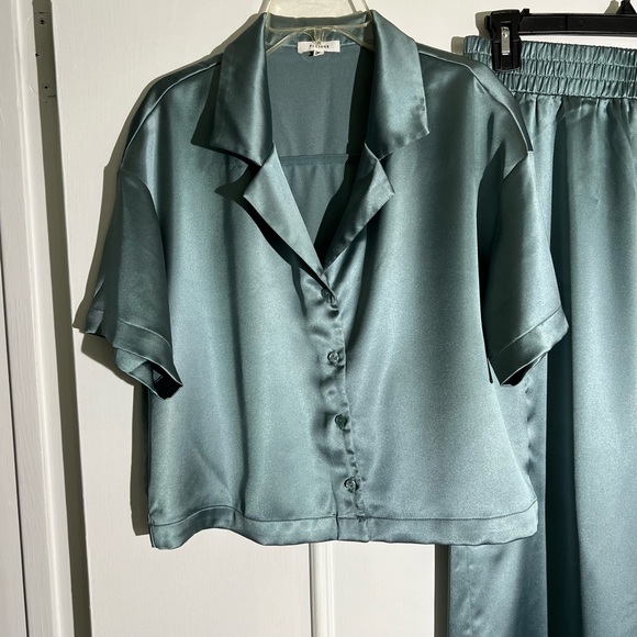 Pleione Satin Cargo Pants Shirt Set Steel Blue - Picture 3 of 10